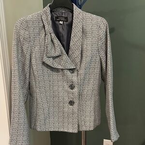 Classic Gray Blazer with Tailored Fit and Textured Finish